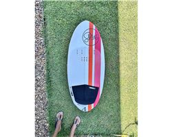 Axis 860 Surf Performance 1293 cm foiling wind wing foilboard