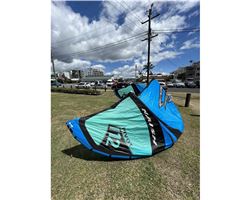 Naish Naish Pivot S26 12 metre kiteboarding kite