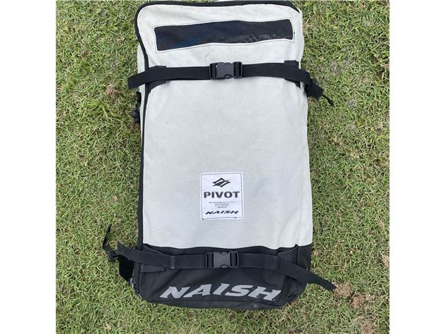 2022 Naish Pivot S26 - 10 metre