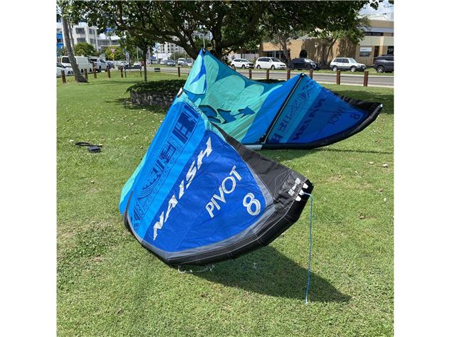 2021 Naish Pivot S25 - 8 metre