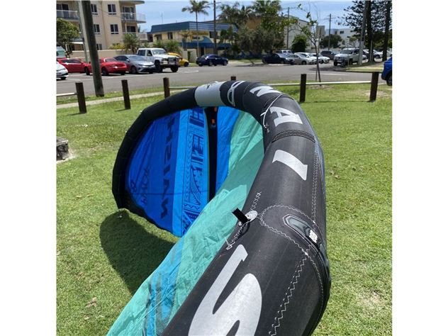 2021 Naish Pivot S25 - 8 metre