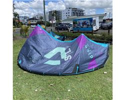 Duotone Dice Sls 11 metre kiteboarding kite