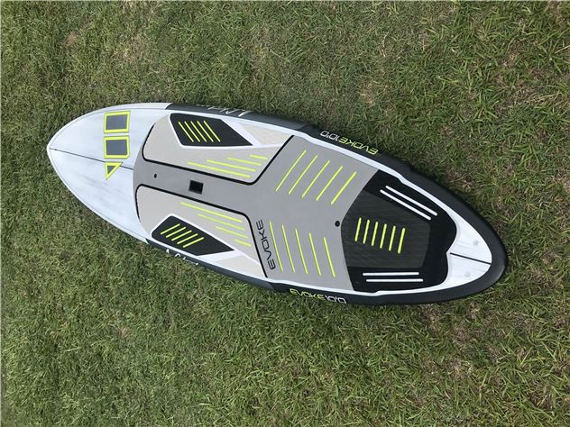 2024  Evoke Carbon 10' - 10' 0", 32 inches