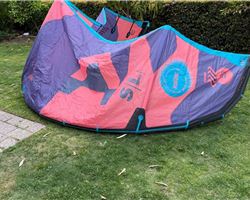 Duotone Dice 9 metre kitesurfing kite