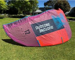 Duotone Rebel And Trust Bar 12 metre kitesurfing kite