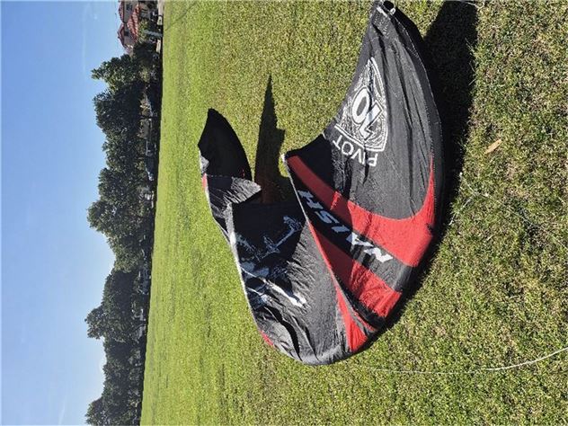 2023 Naish Pivot Limited Edition S27 - 10 metre