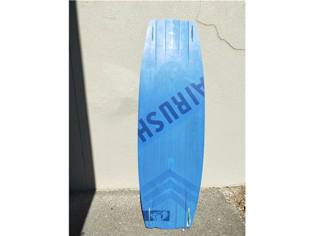 2017 Airush Livewire - 140 cm