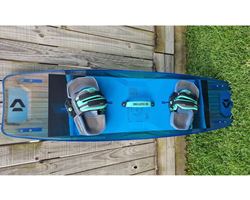 Duotone Select 138 cm kiteboarding twintip