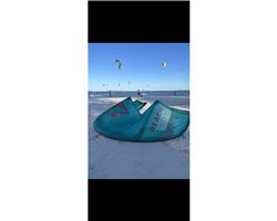 North Reach 9 metre kitesurfing kite