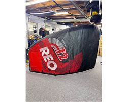 Ozone Reo V4 12 metre kiteboarding kite