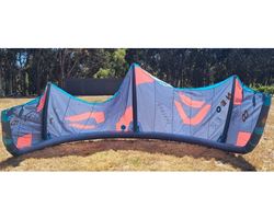 Duotone Neo 8 metre kitesurfing kite