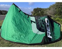 Ozone Reo V5 7 metre kiteboarding kite