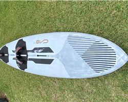 Quatro Cube 106 litre 226.1 cm windsurfing board