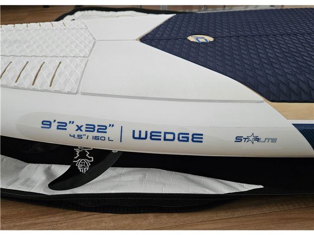 2023 Starboard Wedge Plus Carbon Paddle - 9' 2", 32 inches
