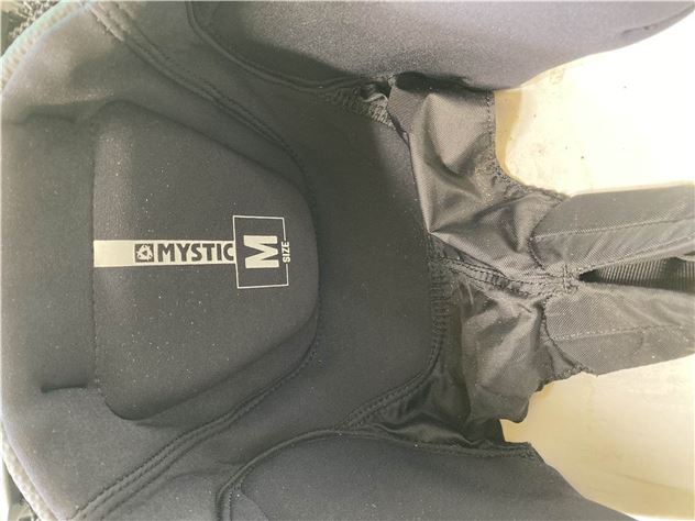 2024  New Mystic Seat Harness Medium