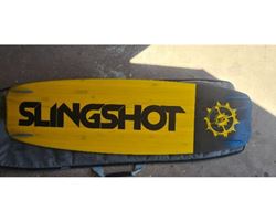 Slingshot Misft 146 cm kitesurfing twintip