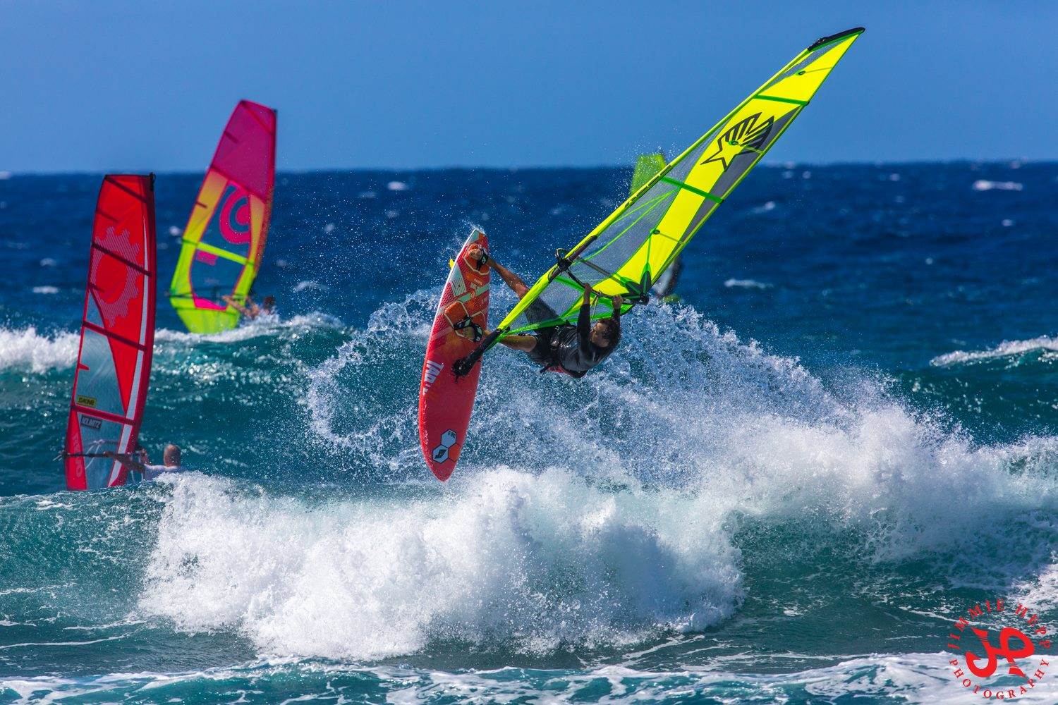 Windsurfing перевод. Виндсерфинг в Батуми. 2 Виндсёрфера. Первые виндсерферы. Виндсерфинг Бетта Геленджик.