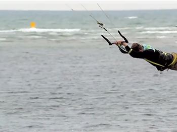 Learn how to Raley with Ewan Jaspan - Kitesurfing News