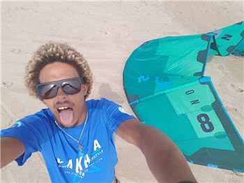 Defying gravity: Strapless Double Front Shuv-it! - Kitesurfing News