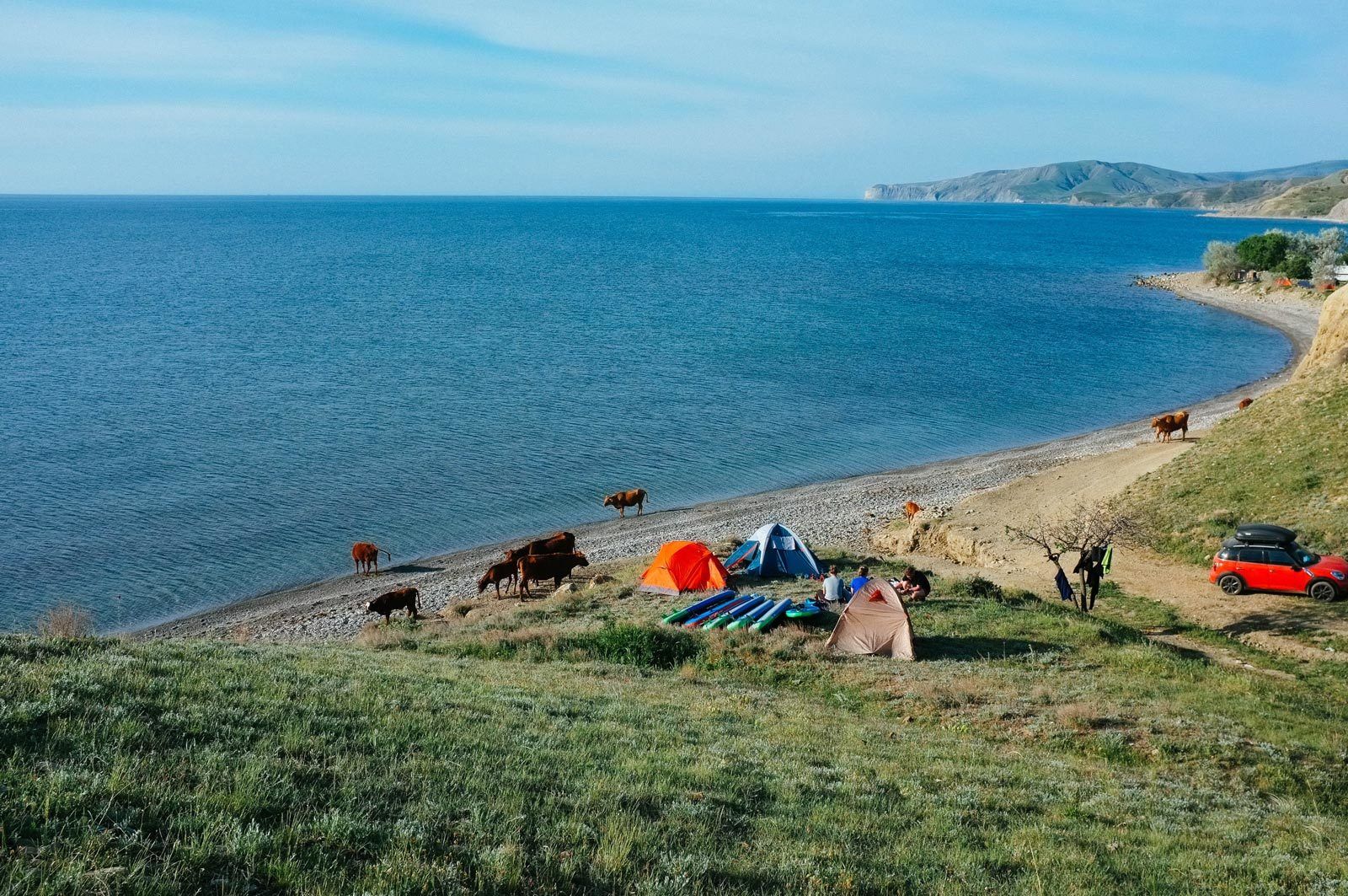 julia-karpacheva-paddleboarding-russia-black-sea-camp-site