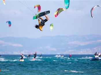 Jesse Richman cranks in the GKA Air Games - Kitesurfing News