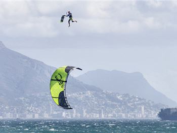 Stir Crazy in Cape Town - Pre King Of The Air. - Kitesurfing News