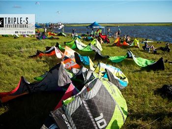 Triple S Wildcards Announced for 2014 - Kitesurfing News