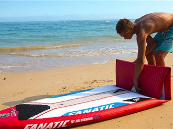 Skilled surfing on Inflatable Stand Up Paddle board - Stand Up Paddle News