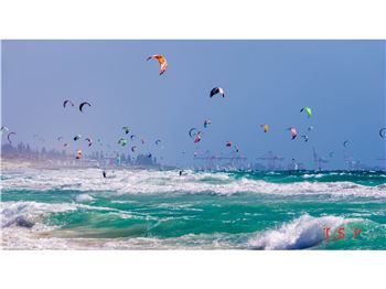 World Class conditions in Perth bring out the kiteboarders - Kitesurfing News