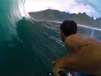 Jarrad Batza takes on Teahupoo - Stand Up Paddle News