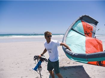 Fly me to the moon - Kiting's strangest video - Kitesurfing News