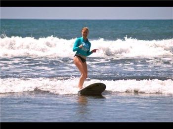 Beginner surfing tips from Holly: Use your boobs. - Surfing News