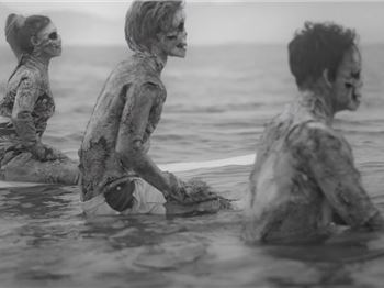 Braaaaains! Zombies go surfing. - Surfing News