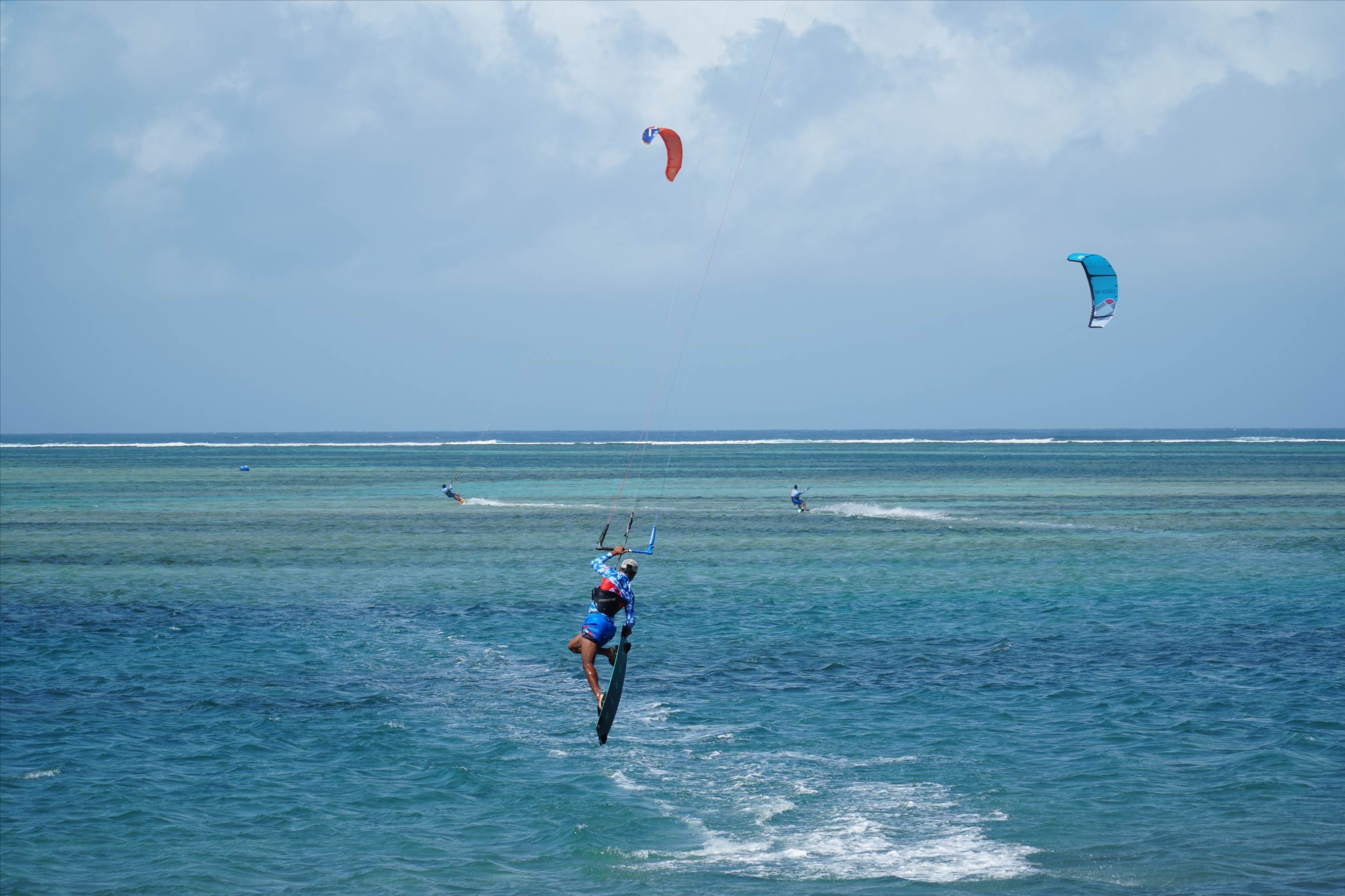 Kitesurfing