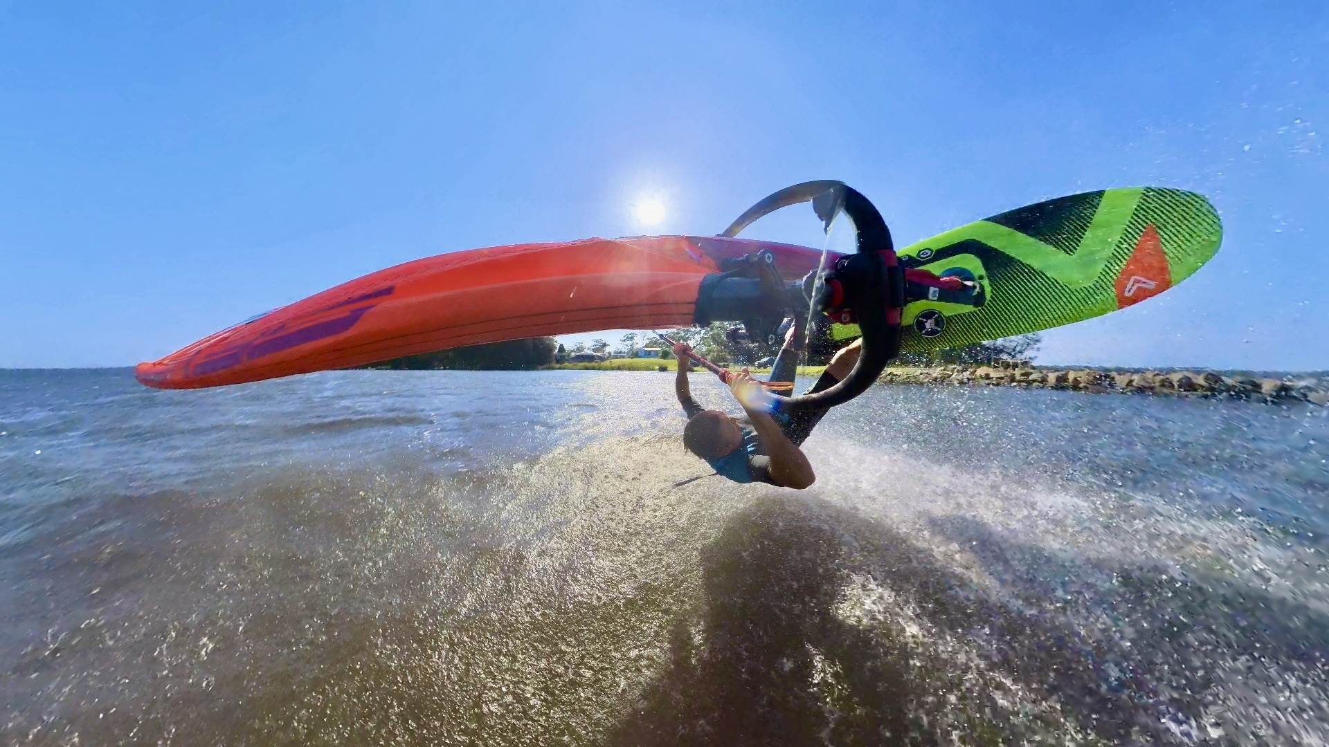 Kitesurfing with the GoPro Max 360: mounting tips and spectacular images